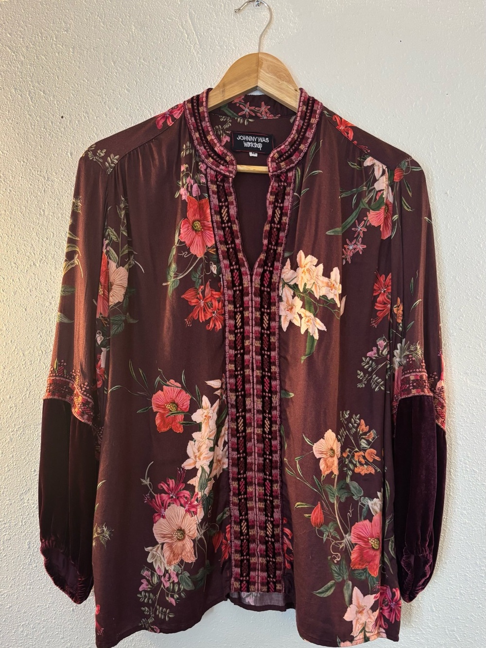 Johnny Was Floral Embroidered Blouse Size Medium